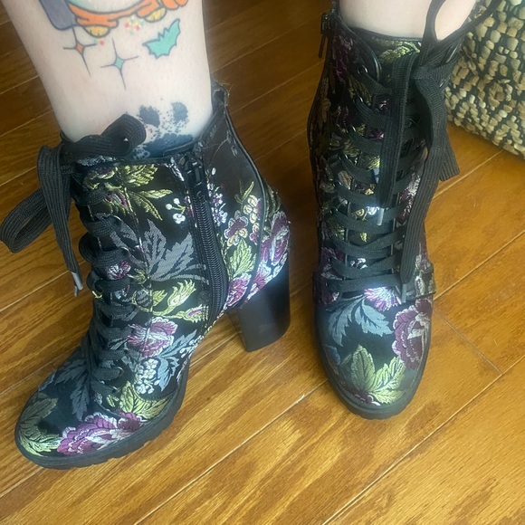 Steve Madden Boots Size 8, new without tags - Picture 3 of 3